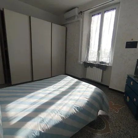 Ferry House Con Posto Auto Privato דירה ג'נובה