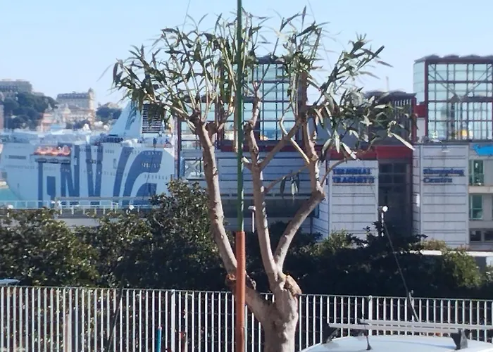 Ferry House Con Posto Auto Privato アパート