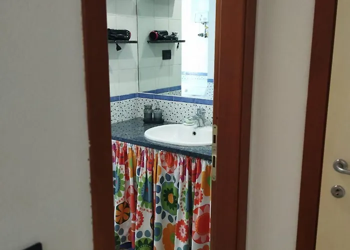 Ferry House Con Posto Auto Privato アパート