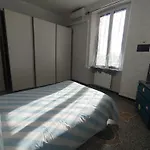 Ferry House Con Posto Auto Privato Lägenhet Genua